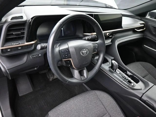 Used 2023  Toyota XLE image 21