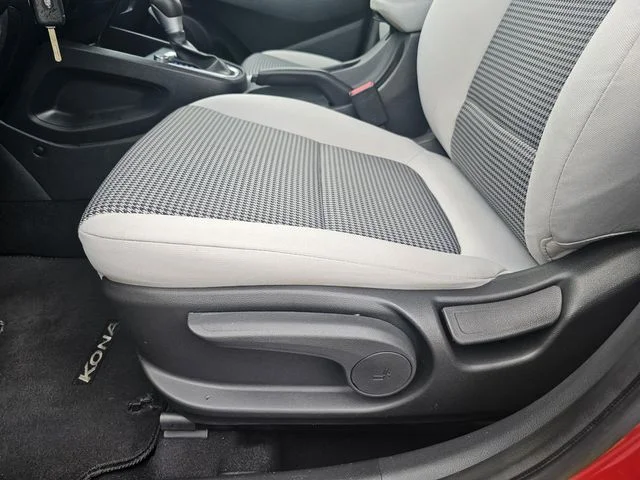 Used 2022 Pulse Red Hyundai SE image 20