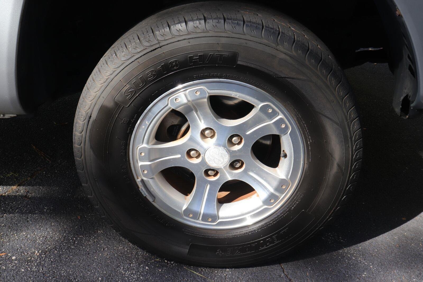 Used 2008 Silver Streak Mica Toyota Base image 33