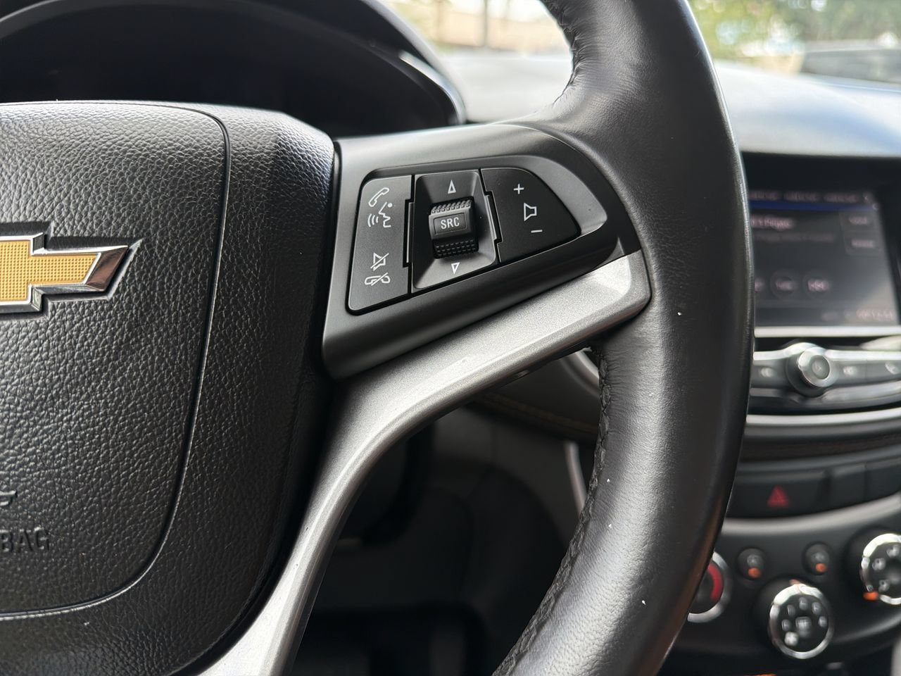 Used 2022 Silver Ice Metallic Chevrolet LT image 26