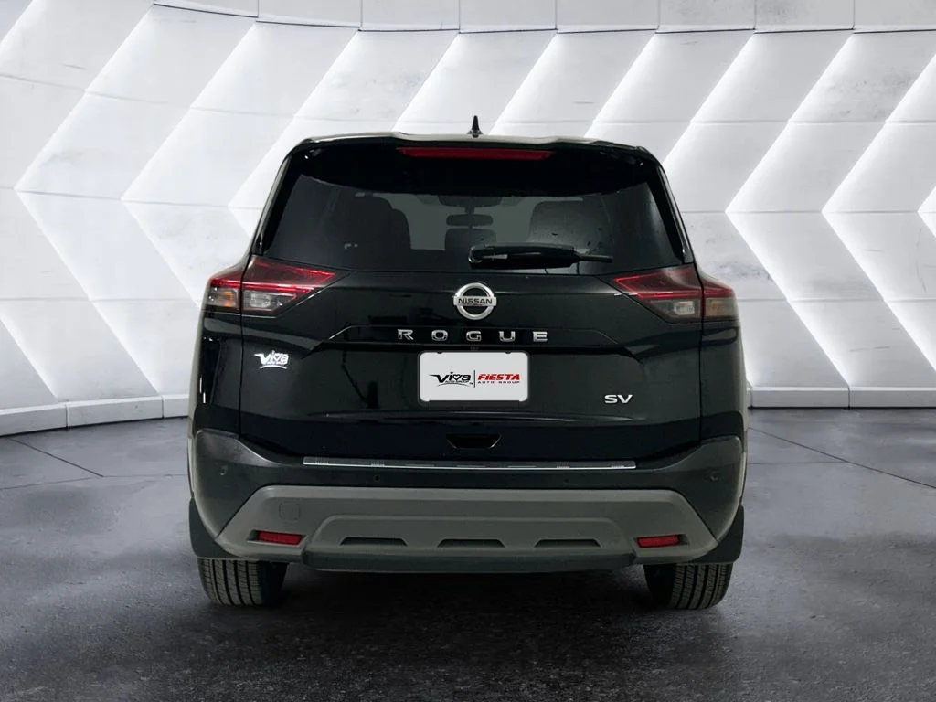 Used 2021 Black Nissan SV image 5