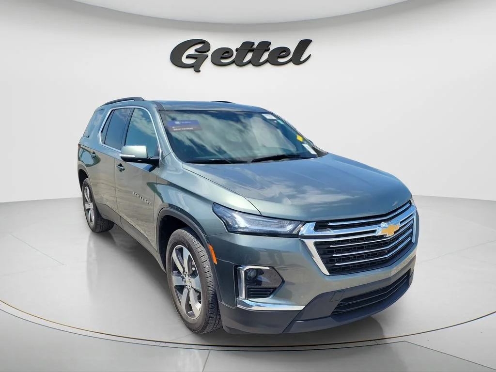 Used 2023 Silver Sage Metallic Chevrolet LT Leather image 4