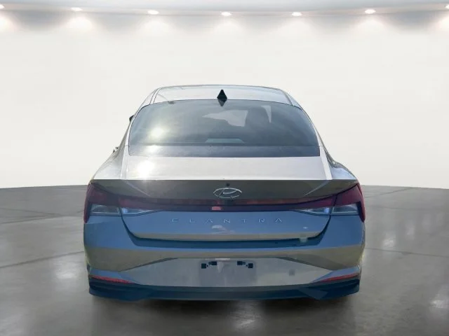 Used 2023 Silver Hyundai SEL image 17