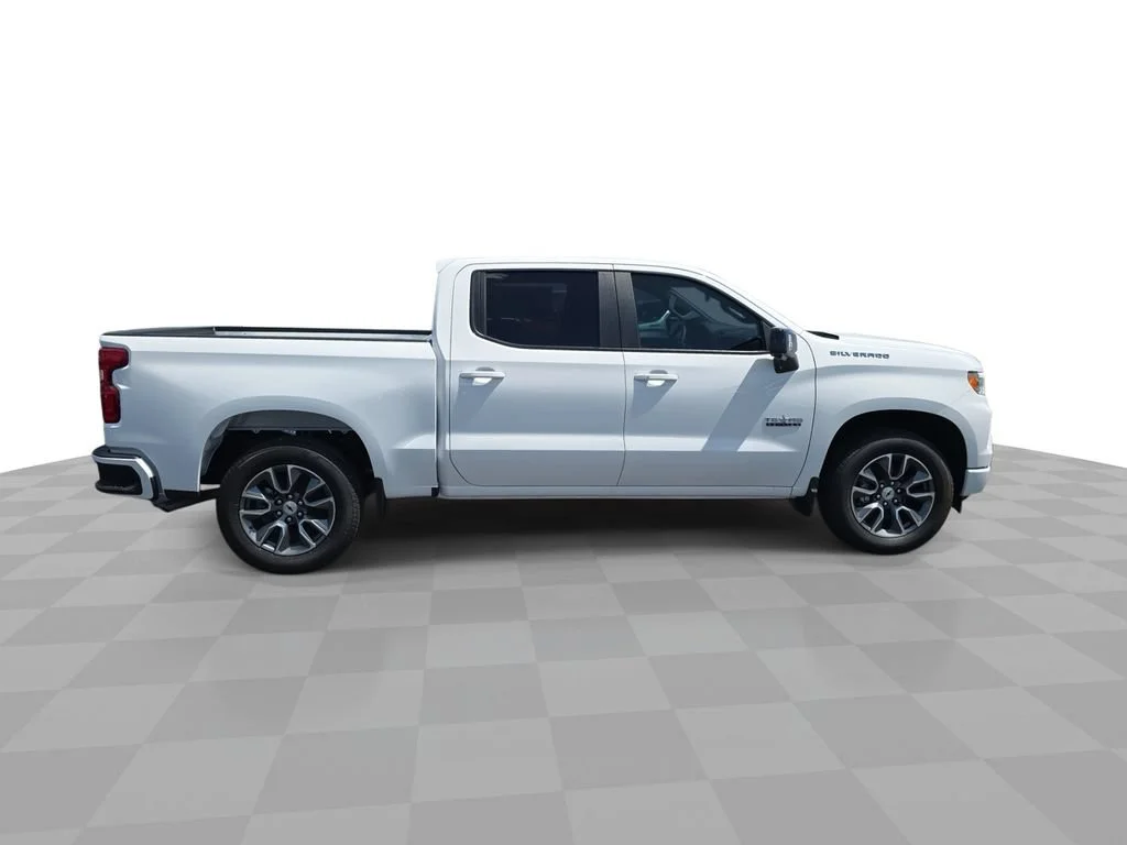 New 2026 Summit White Chevrolet RST image 9