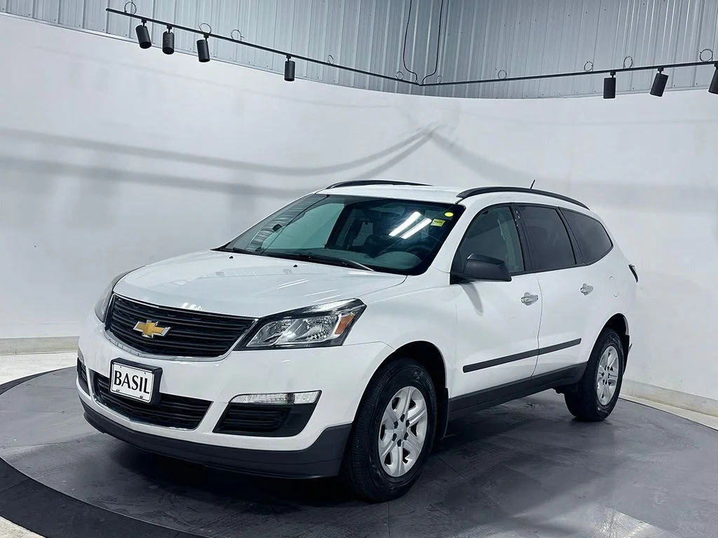 Used 2017 White Chevrolet LS image 8