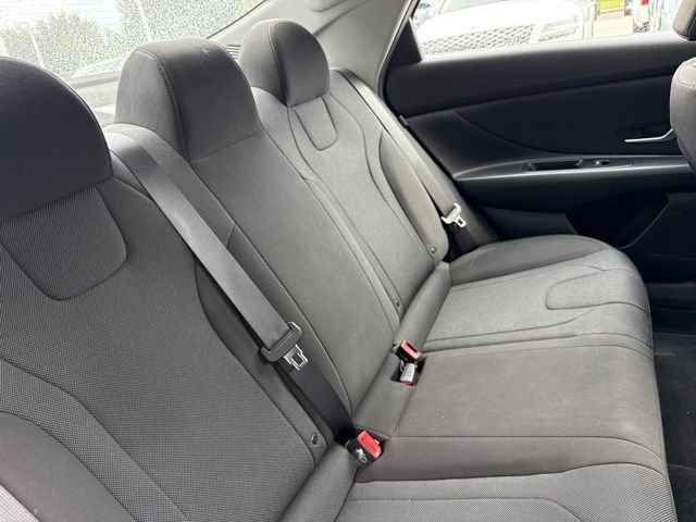 Used 2025 White Hyundai SE image 10
