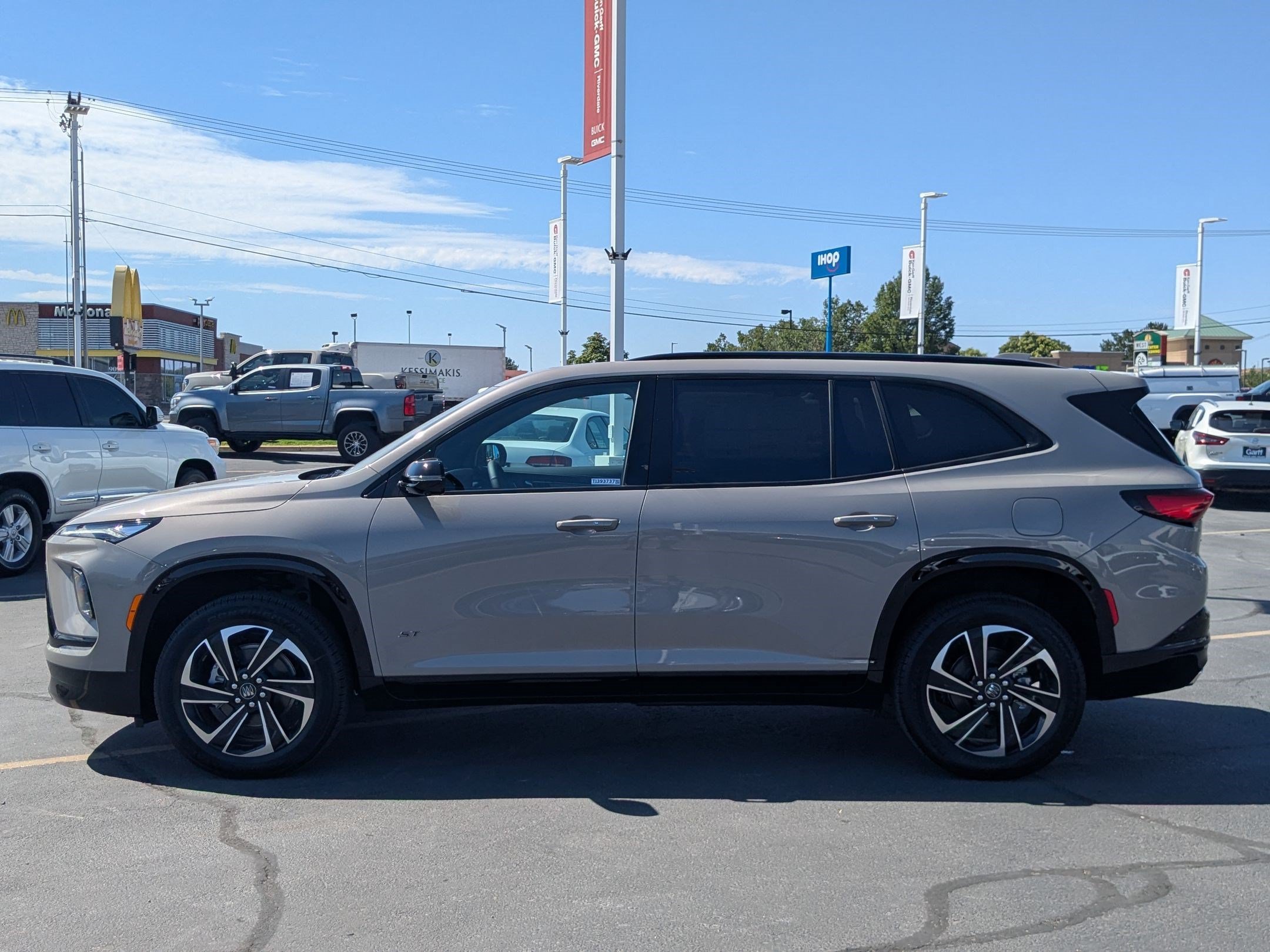 2026 Buick Enclave Sport Touring - Photo 7