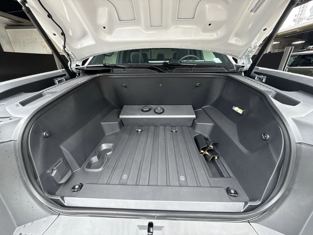 2026 GMC Sierra EV Elevation - Photo 12