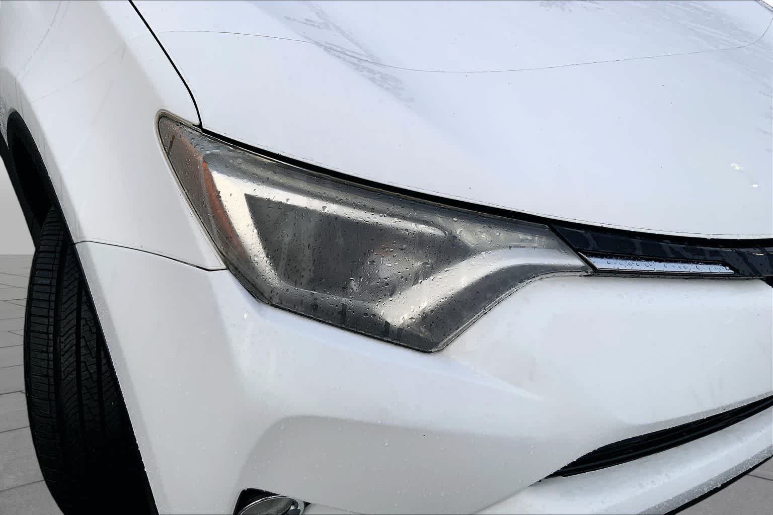 Used 2017 Super White Toyota XLE image 26