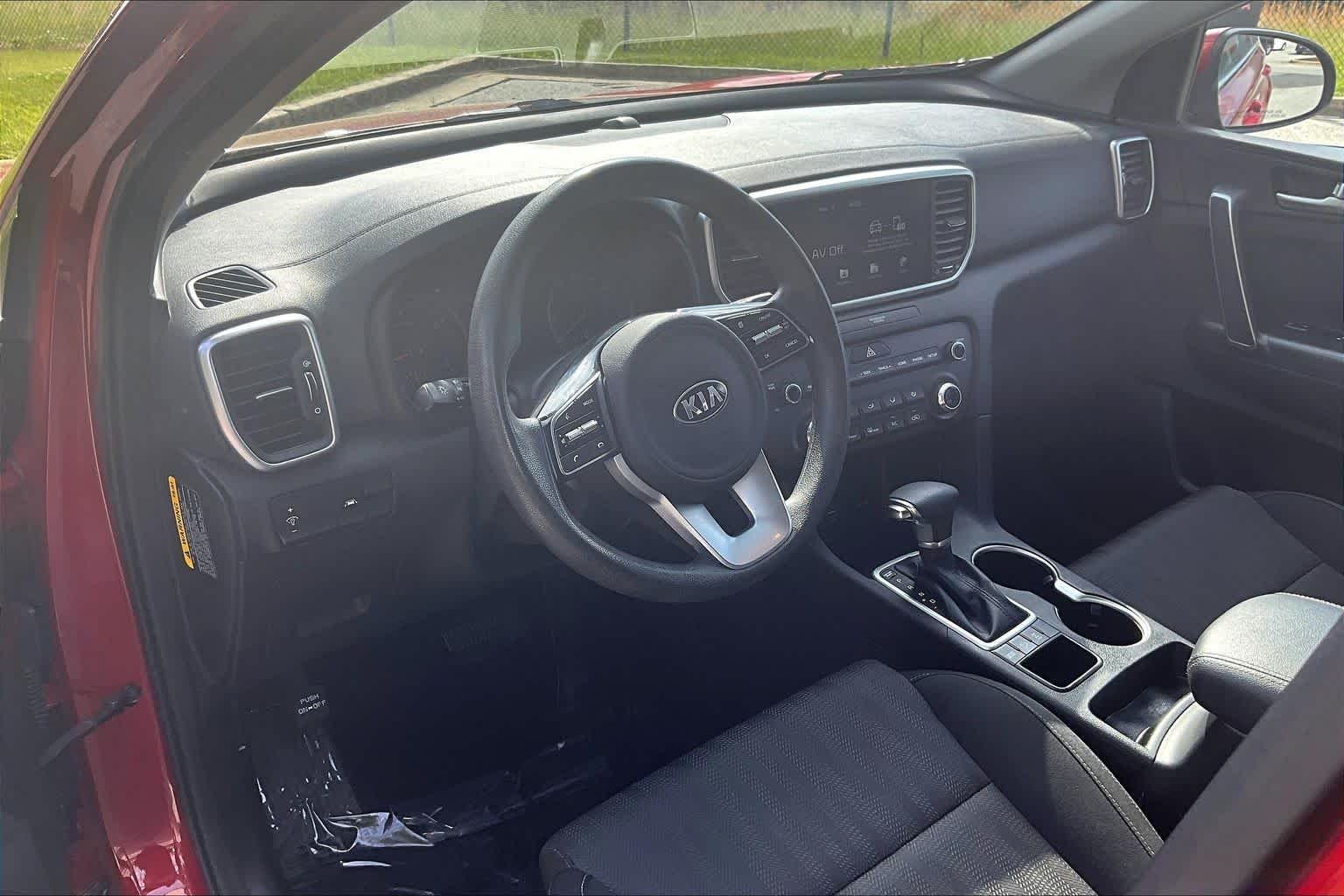 Used 2022 Hyper Red Kia LX image 17