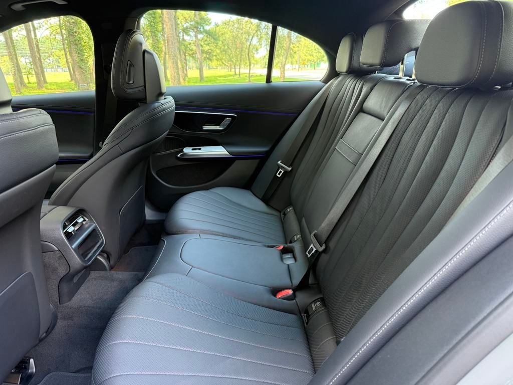 2026 Mercedes-Benz E-Class E350 - Photo 15