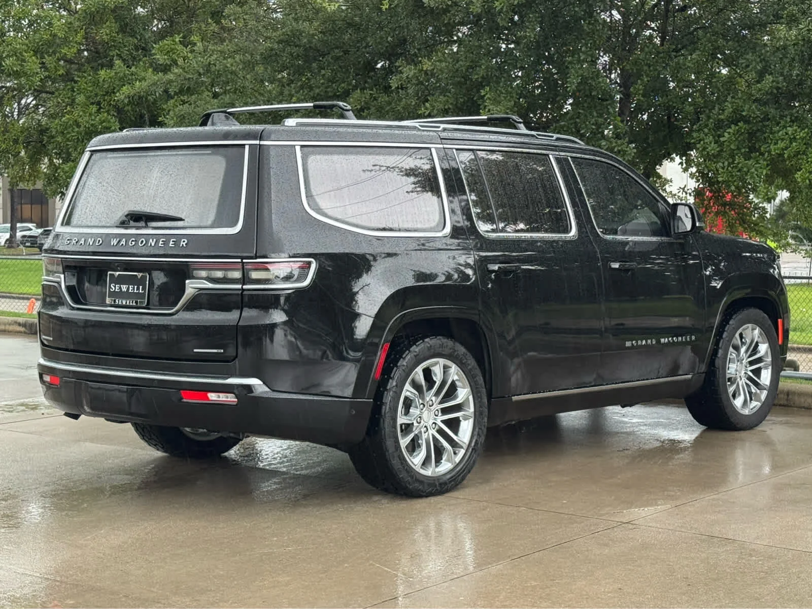 Used 2022 Diamond Black Crystal Pearlcoat Jeep Series II image 2