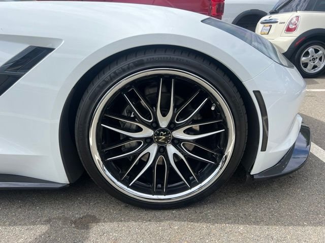 Used 2016 White Chevrolet Stingray image 4