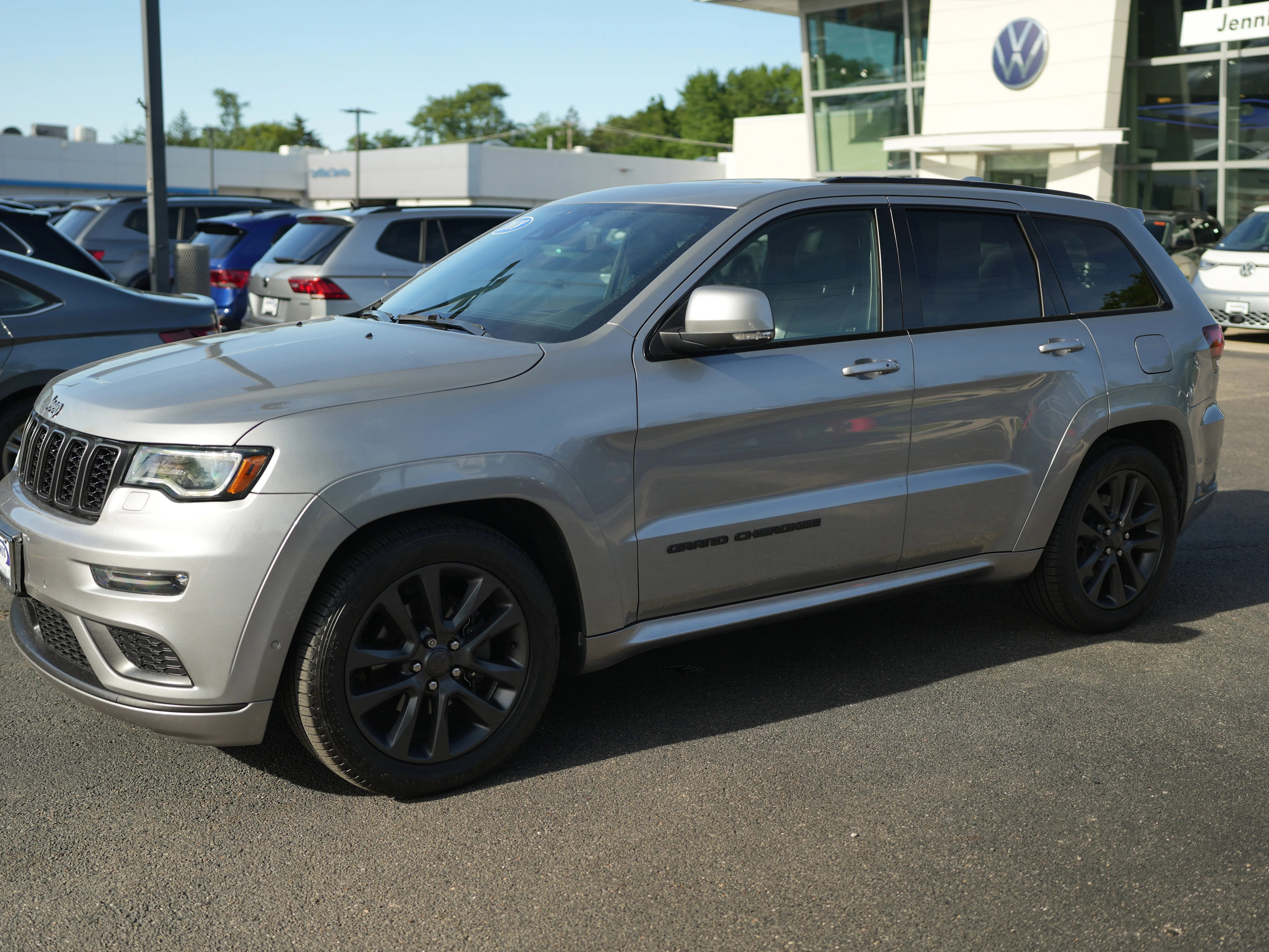 Used 2018 Billet Silver Metallic Clearcoat Jeep High Altitude image 10
