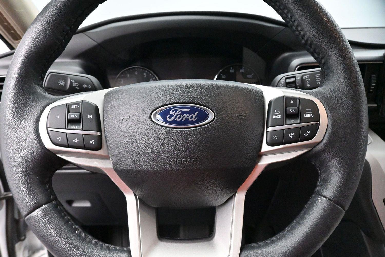 Used 2023 Oxford White Ford XLT image 18