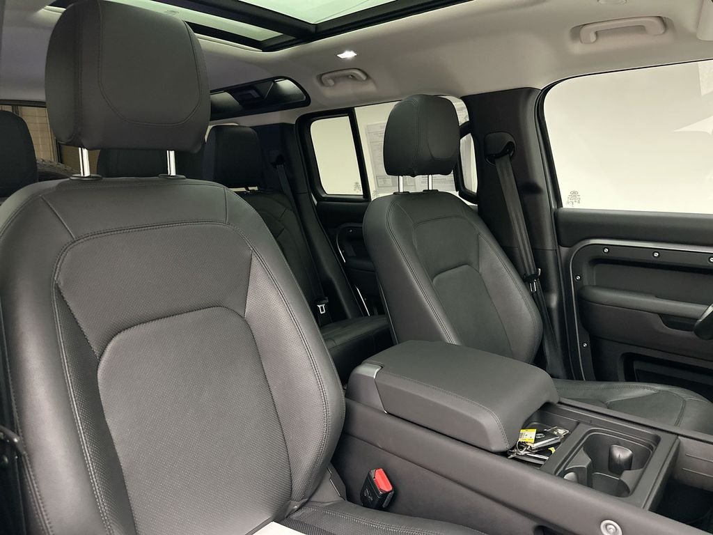 Used 2024 Eiger Gray Metallic Land Rover S image 18