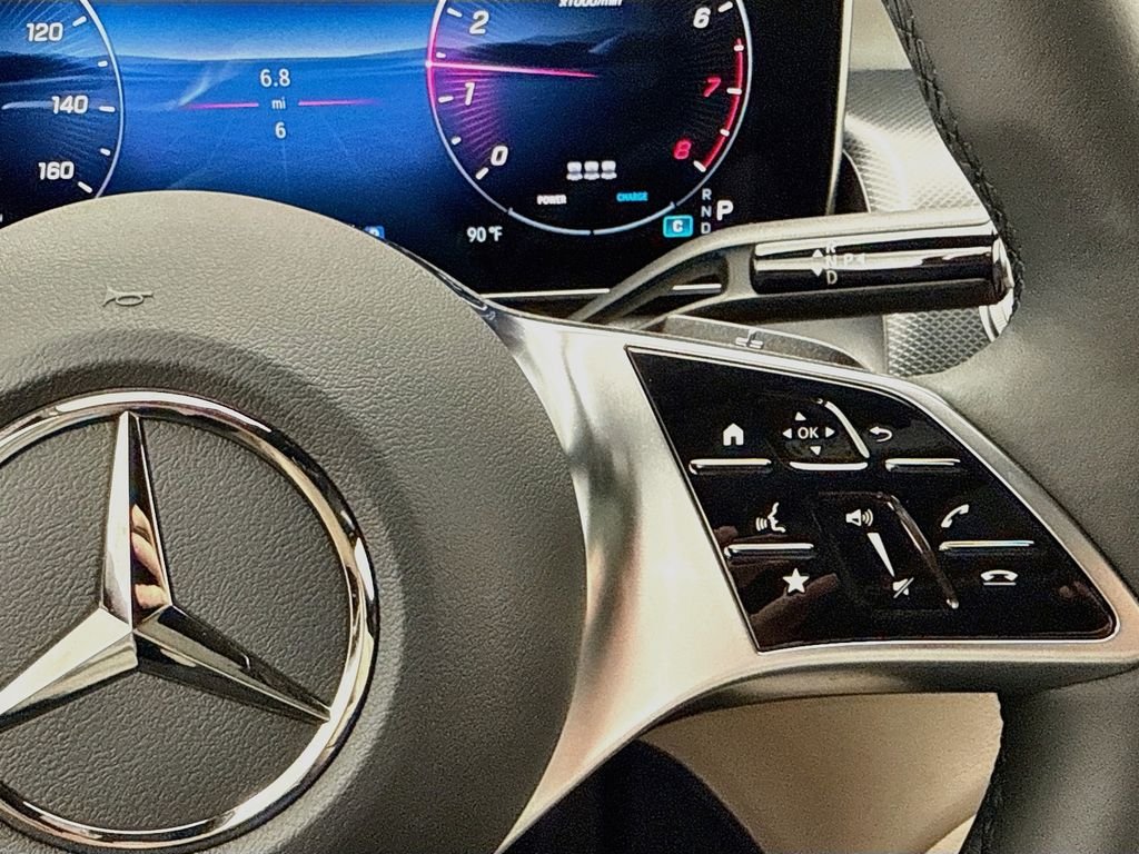 New 2027 Polar White Mercedes-Benz GLC 300 image 12