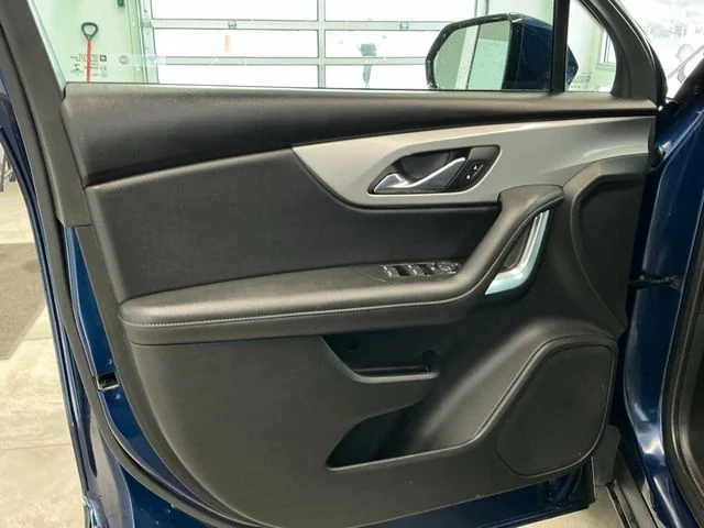 Used 2022 Blue Chevrolet LT image 18