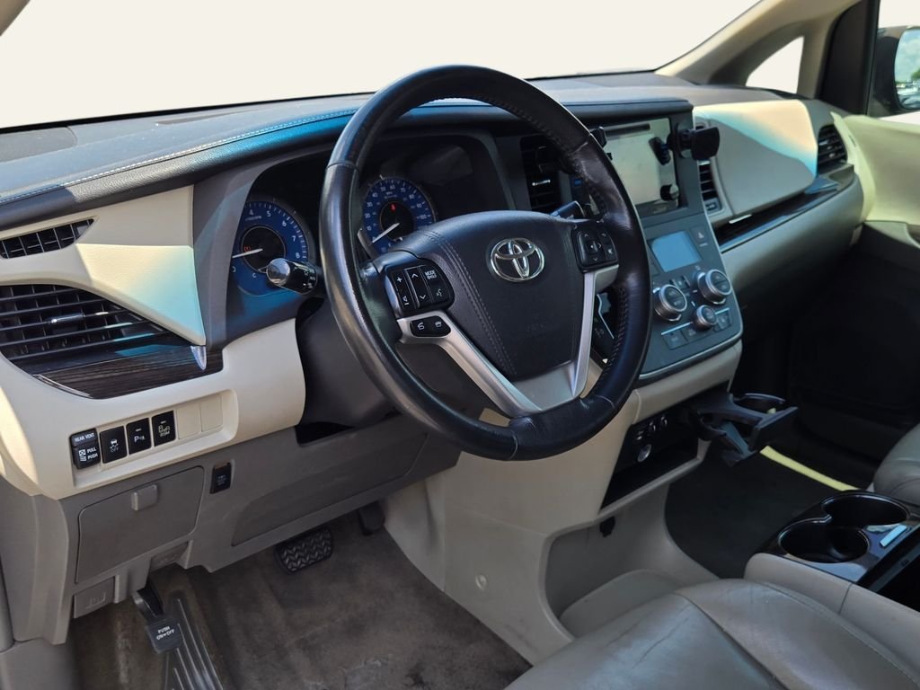 Used 2015 Black Toyota XLE image 24