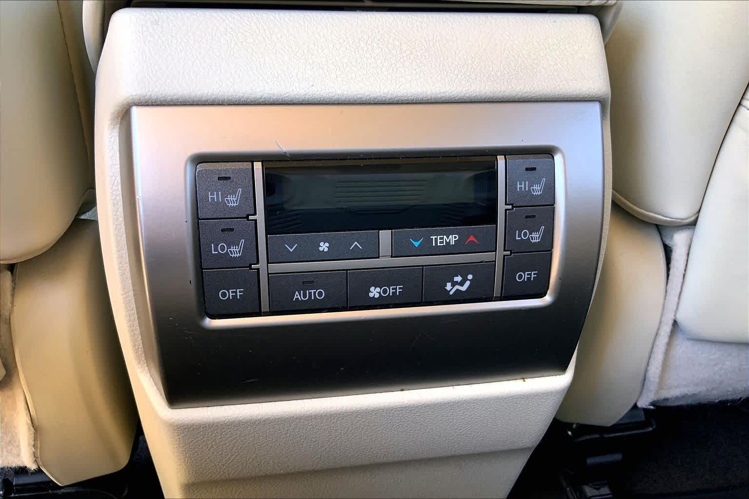 Used 2015 Starfire Pearl Lexus  image 36