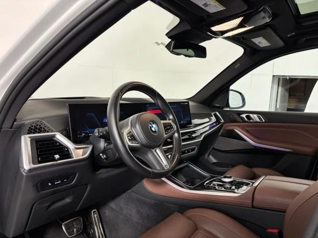 Used 2024 White BMW M60i image 9