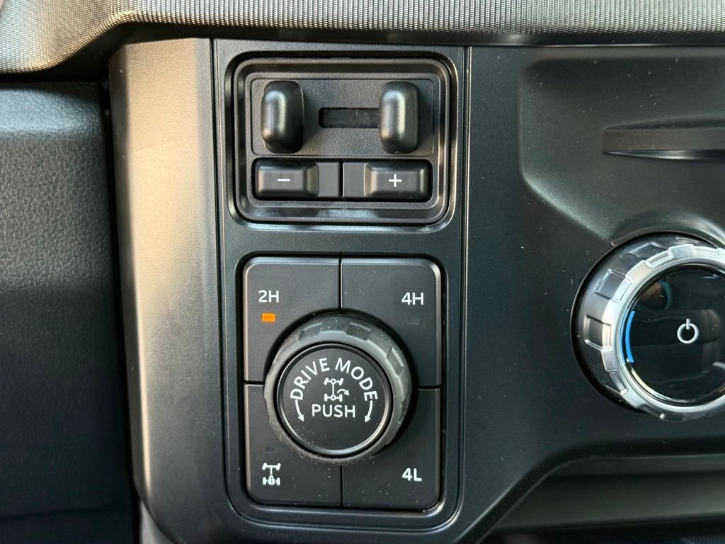 New 2026 Star White Metallic Tri-Coat Ford F-250® Platinum® image 14