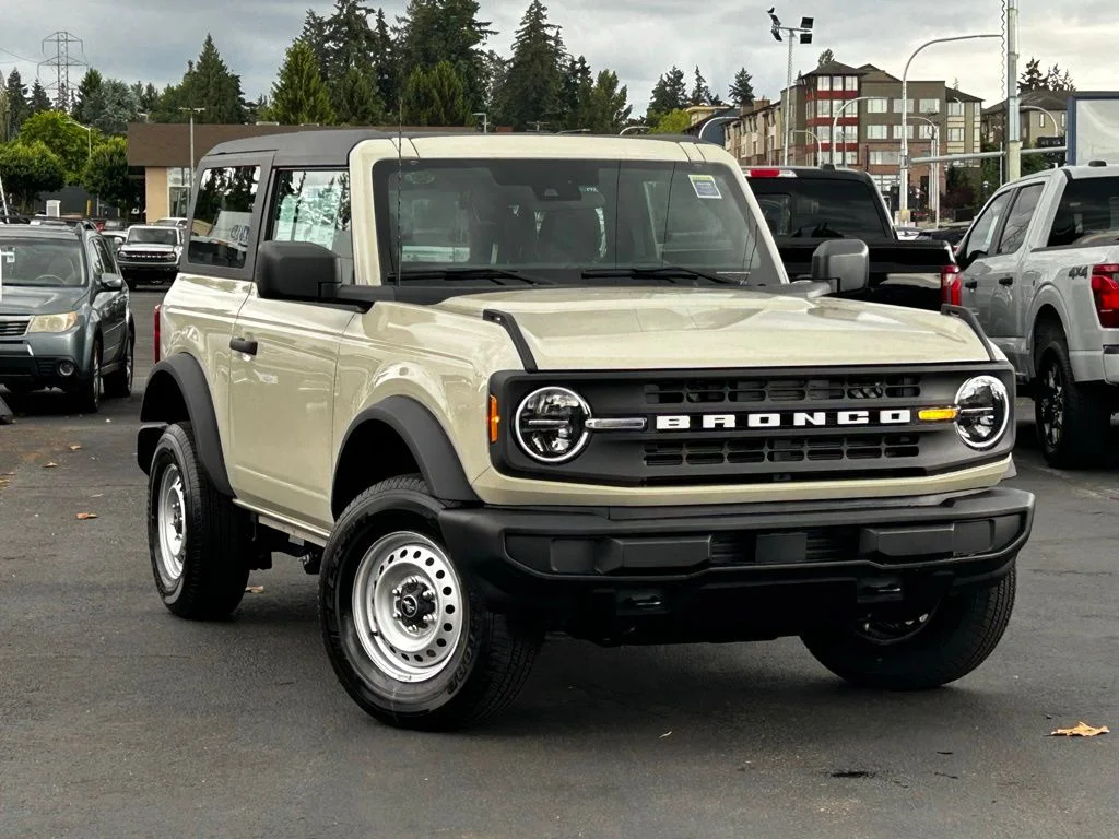 2026 Ford Bronco Base 4x4's photo