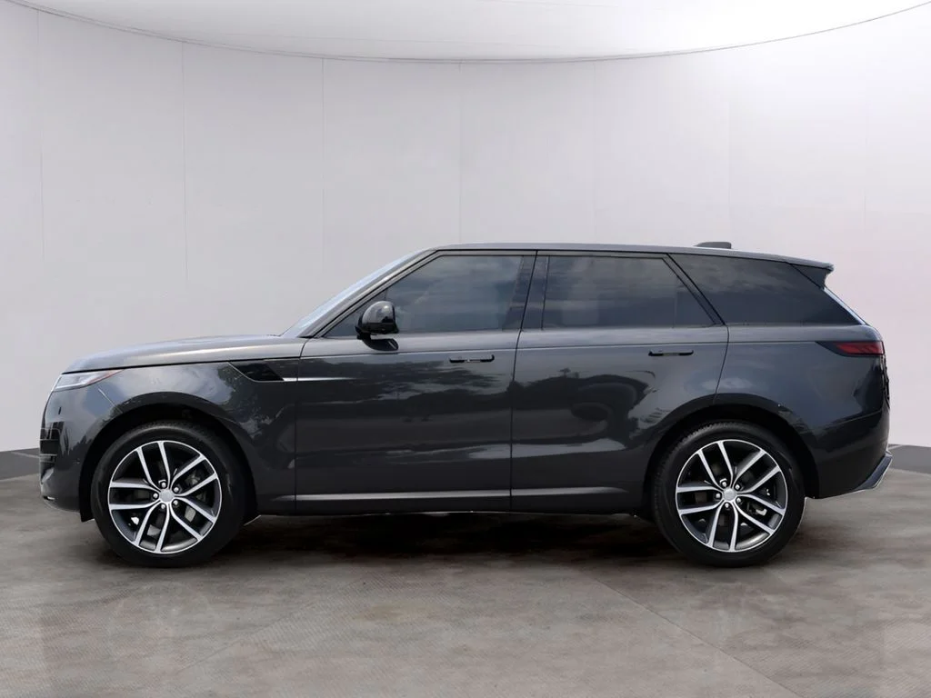 Used 2023 Carpathian Gray Premium Metallic Land Rover SE image 4