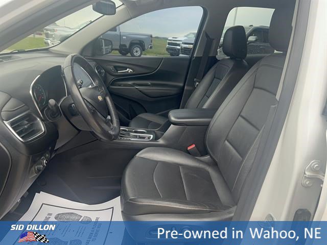 Used 2019 Iridescent Pearl Tricoat Chevrolet Premier image 9
