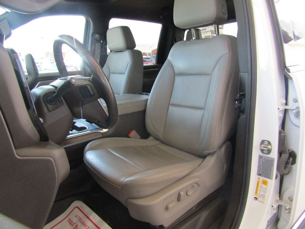 Used 2025 White GMC SLT image 27