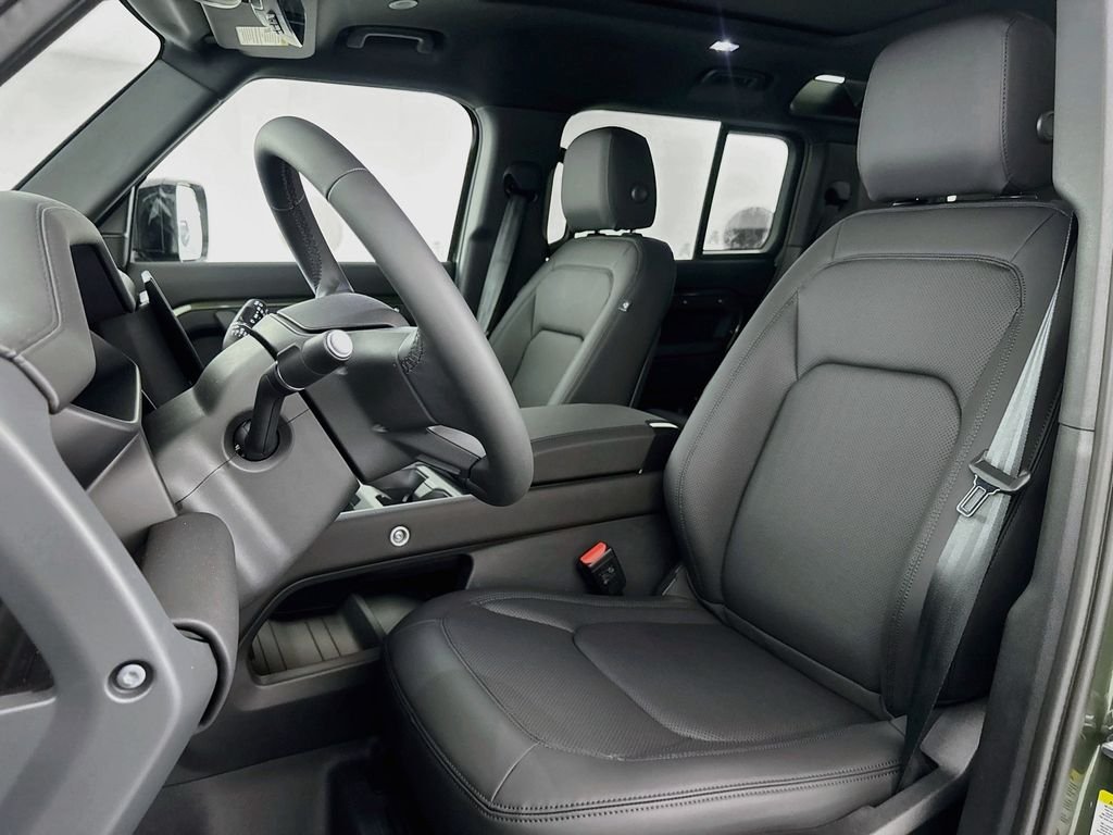 New 2026 Woolstone Green Land Rover X-Dynamic SE image 21