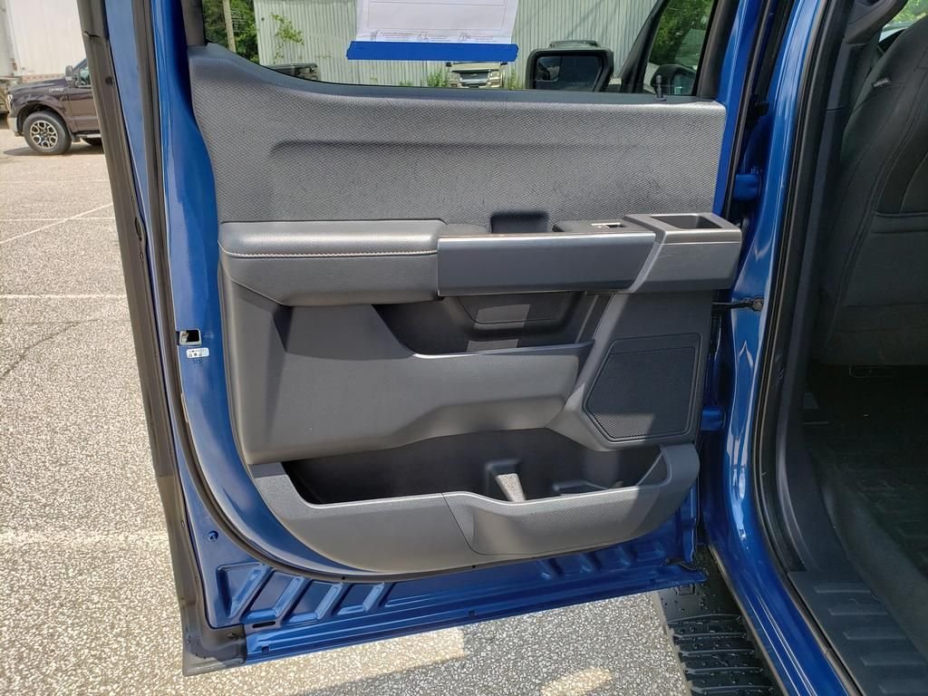 Used 2022 Blue Metallic Ford XL image 14