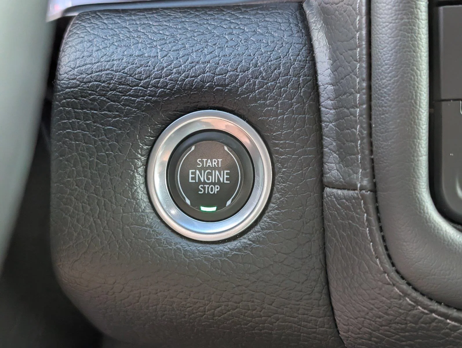 Used 2023 STERLING METALLIC GMC Denali image 25