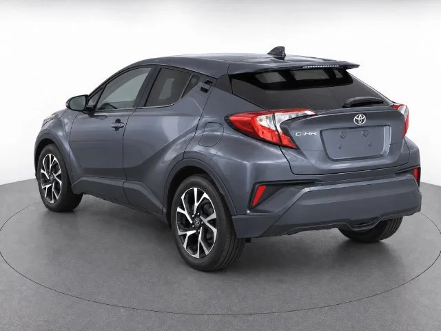 Used 2020 Magnetic Gray Met Toyota LE image 4