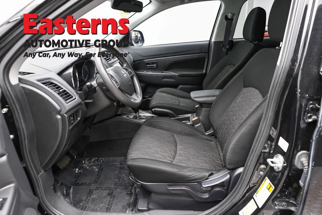 Used 2022 Black Mitsubishi 2.0 ES image 13