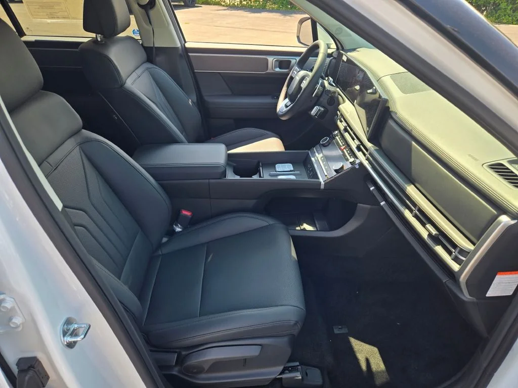 New 2026 White Hyundai SEL image 5