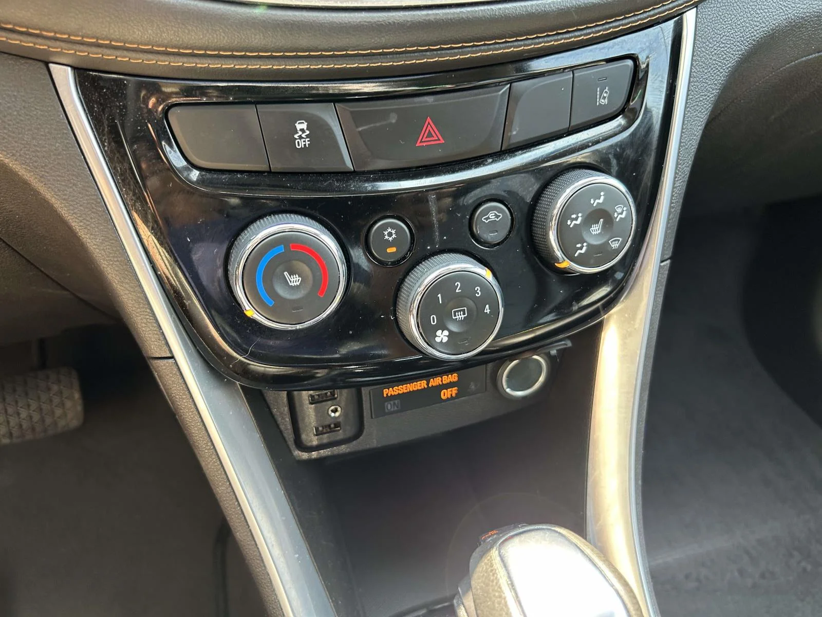 Used 2017 Blue Chevrolet FWD 4dr Premier image 16