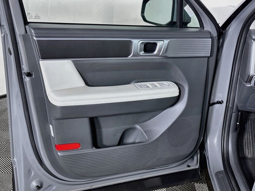 Used 2025 Gray Hyundai SEL image 10