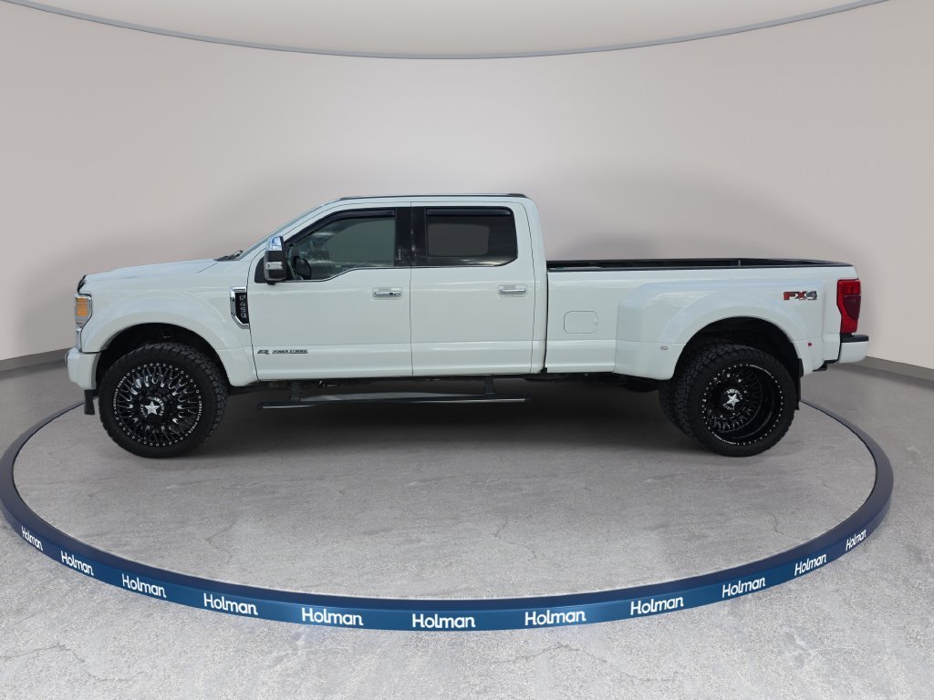 Used 2021 White Metallic Ford Platinum image 3