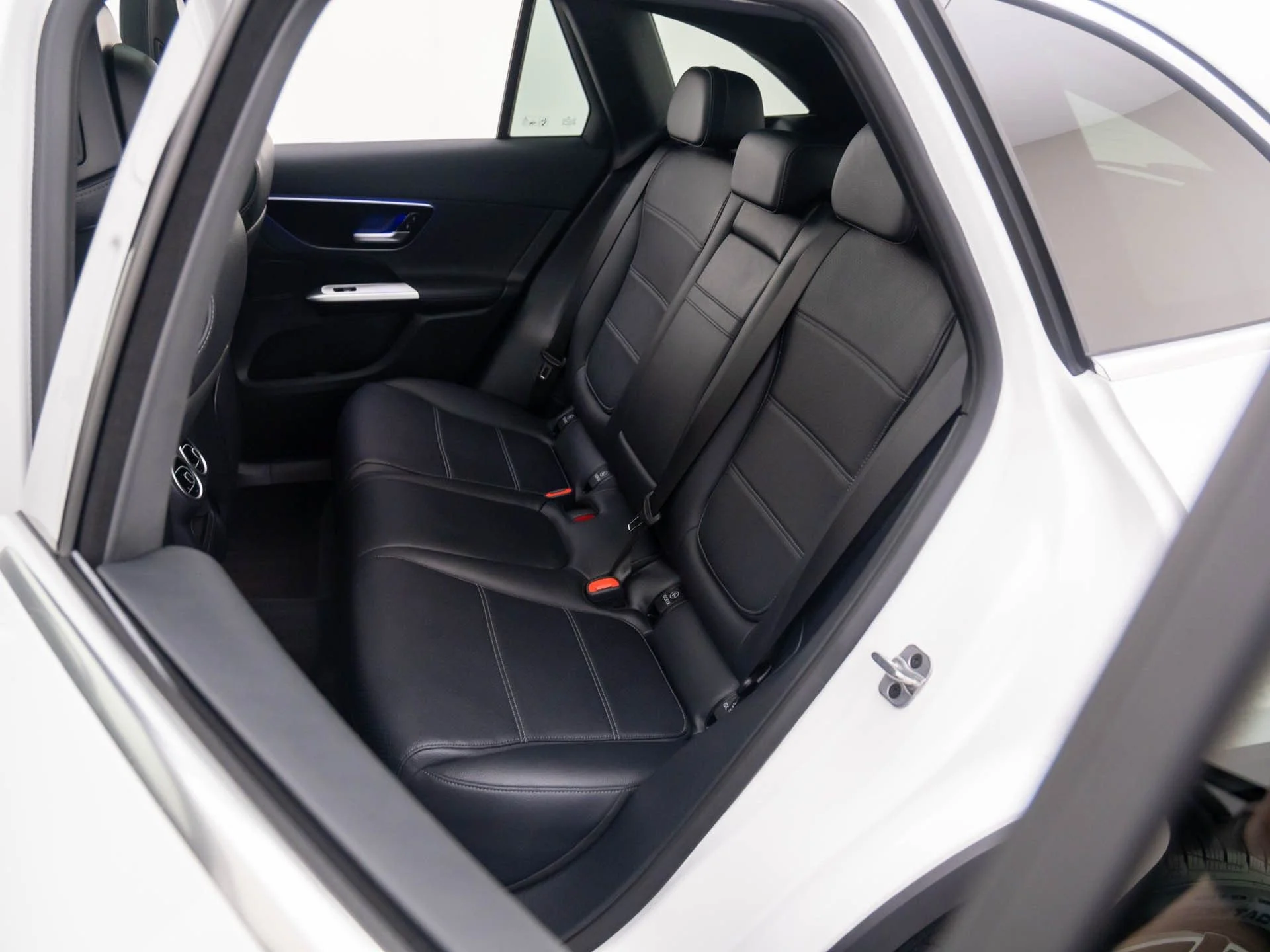 New 2026 White Mercedes-Benz GLC 300 image 15