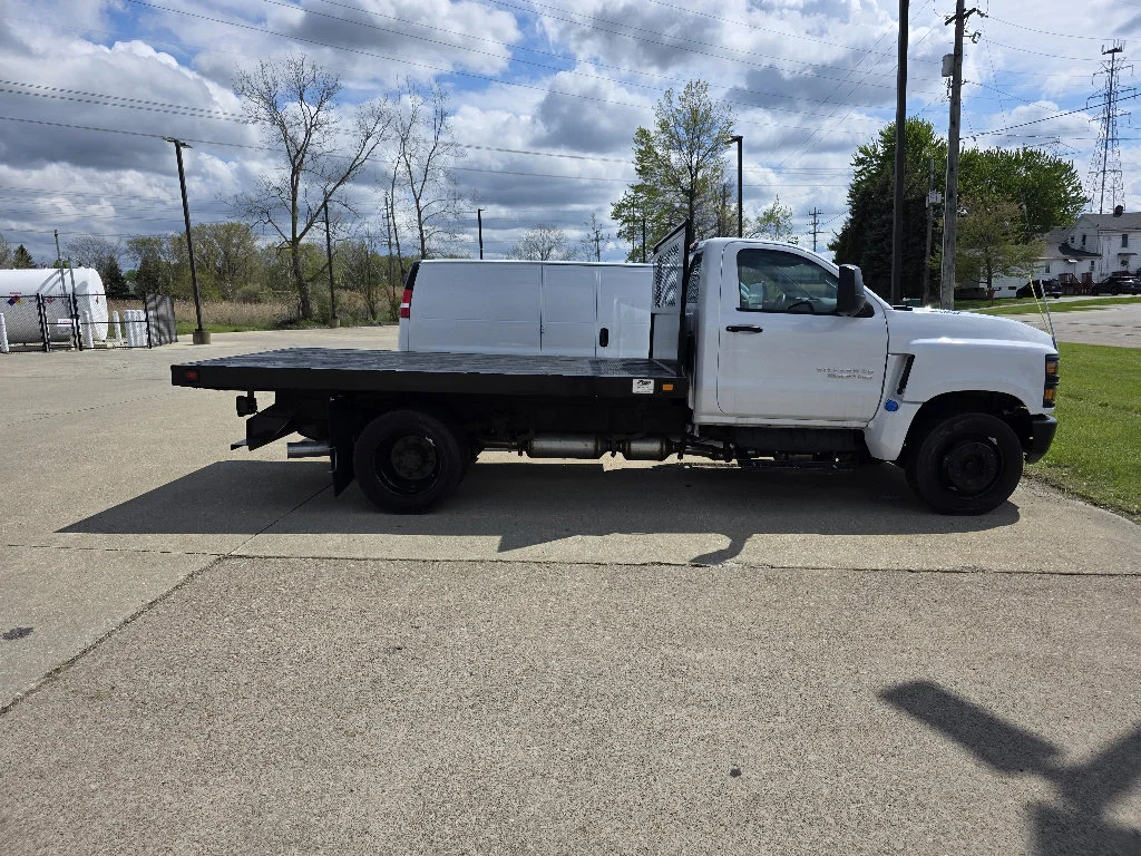 New 2024 Summit White Chevrolet Work Truck image 4
