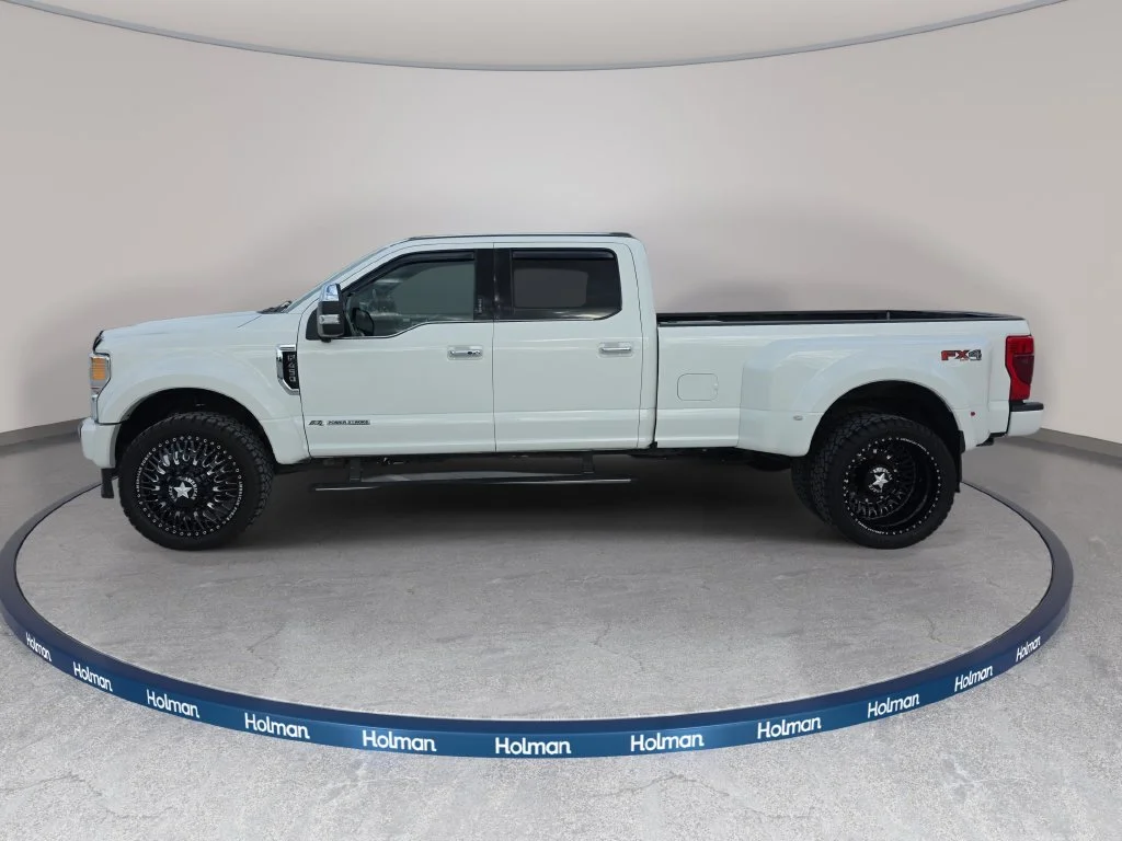 Used 2021 White Metallic Ford Platinum image 3