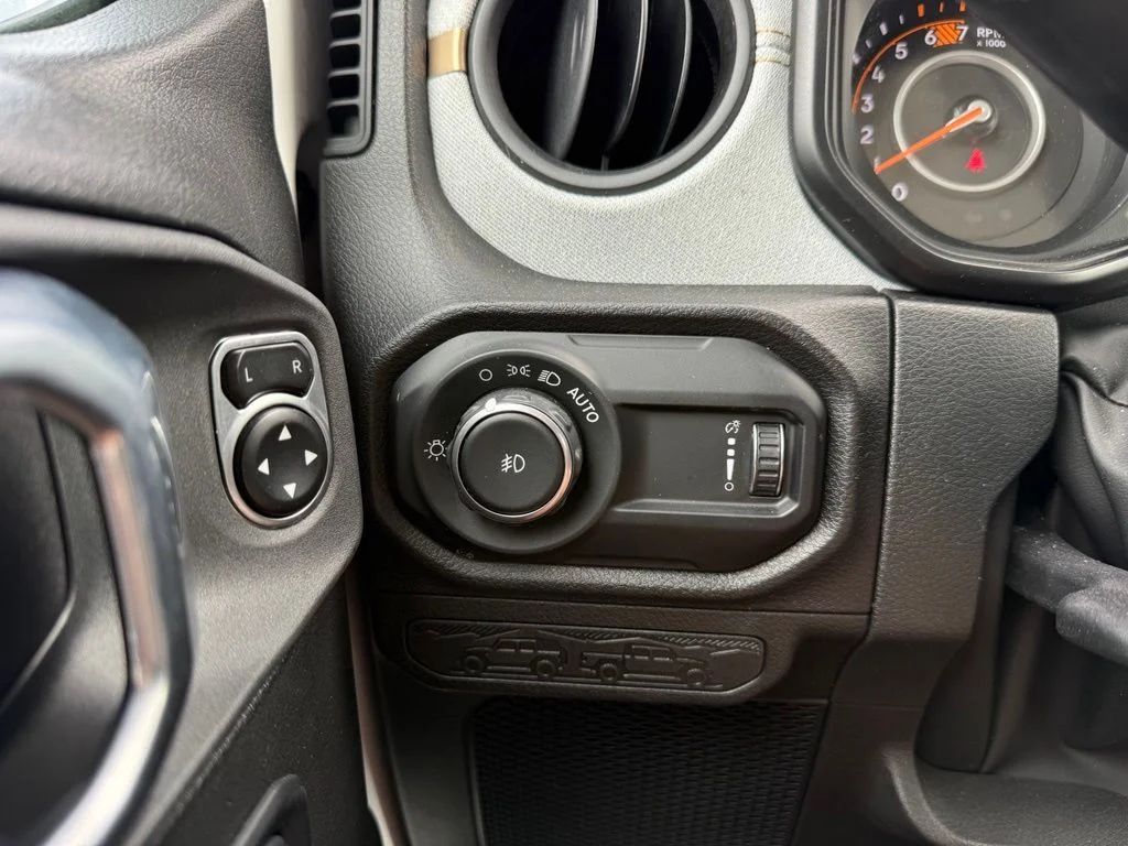 Used 2025 Black Jeep Sahara image 13