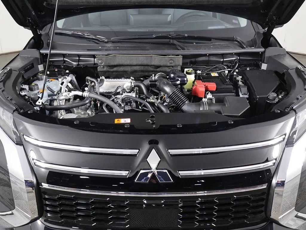 New 2026 Black Mitsubishi SE image 19