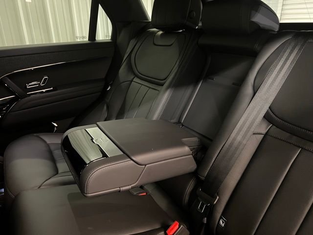 New 2025 Ostuni Pearl White Land Rover Dynamic SE image 14