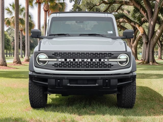 Used 2023 White Ford Badlands image 3