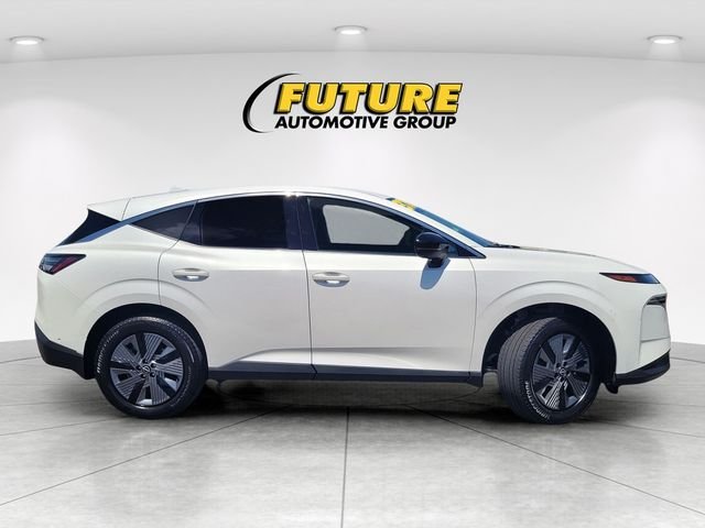 Used 2025 White Nissan SL image 3