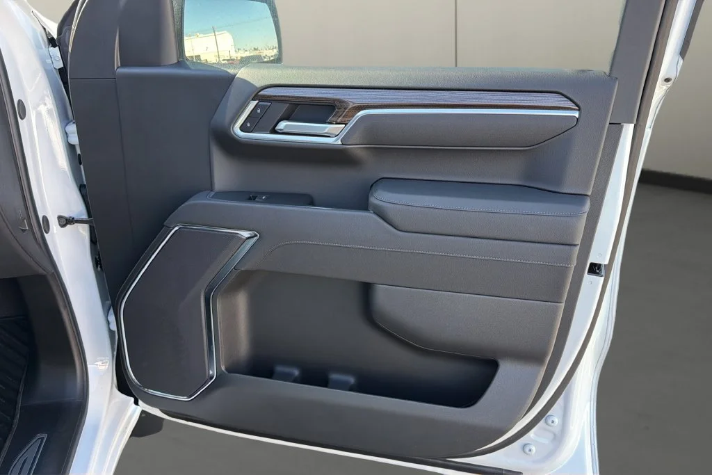 New 2026 Summit White Chevrolet LT image 17