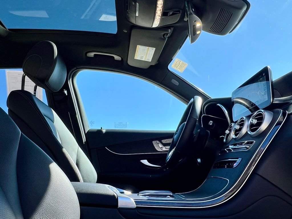 Certified Used 2022  Mercedes-Benz GLC 300 image 16