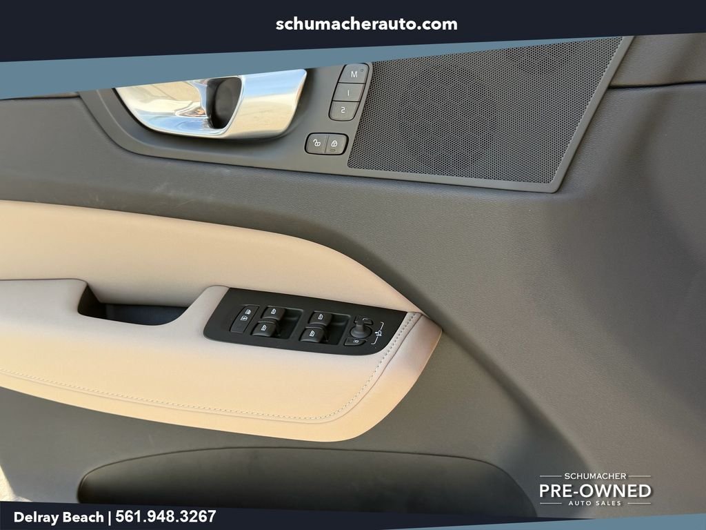 Used 2026 White Volvo B5 Plus image 26